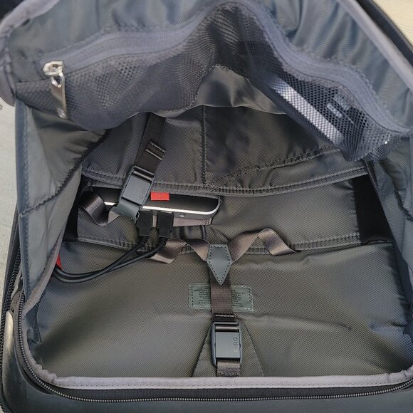 G-RO Smart Carry-On Bag 22" 2-Wheel Luggage + Battery Pack ALL BACK - Picture 10 of 16